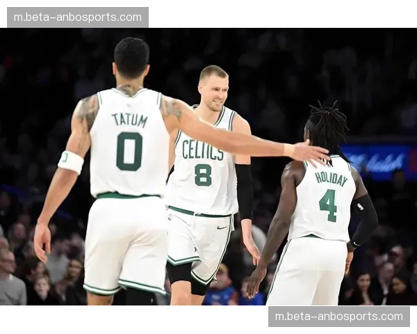 科塔14投10中高效砍下27分 凯尔特人内线优势明显掌控篮板